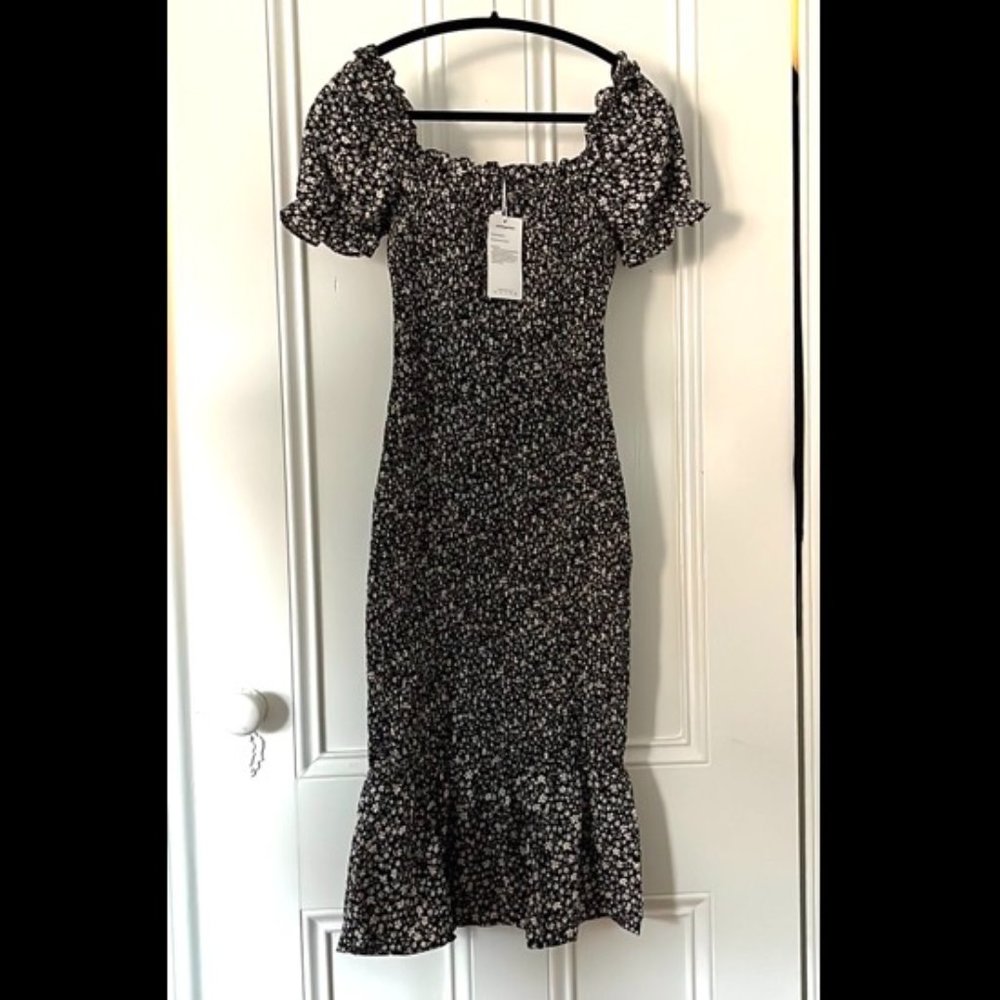 Puff sleeve smocked floral dress, NEW w/tags